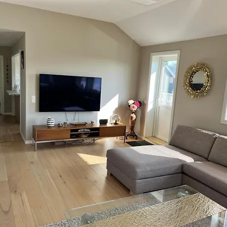 Spacious Private House For Ons24 Daire